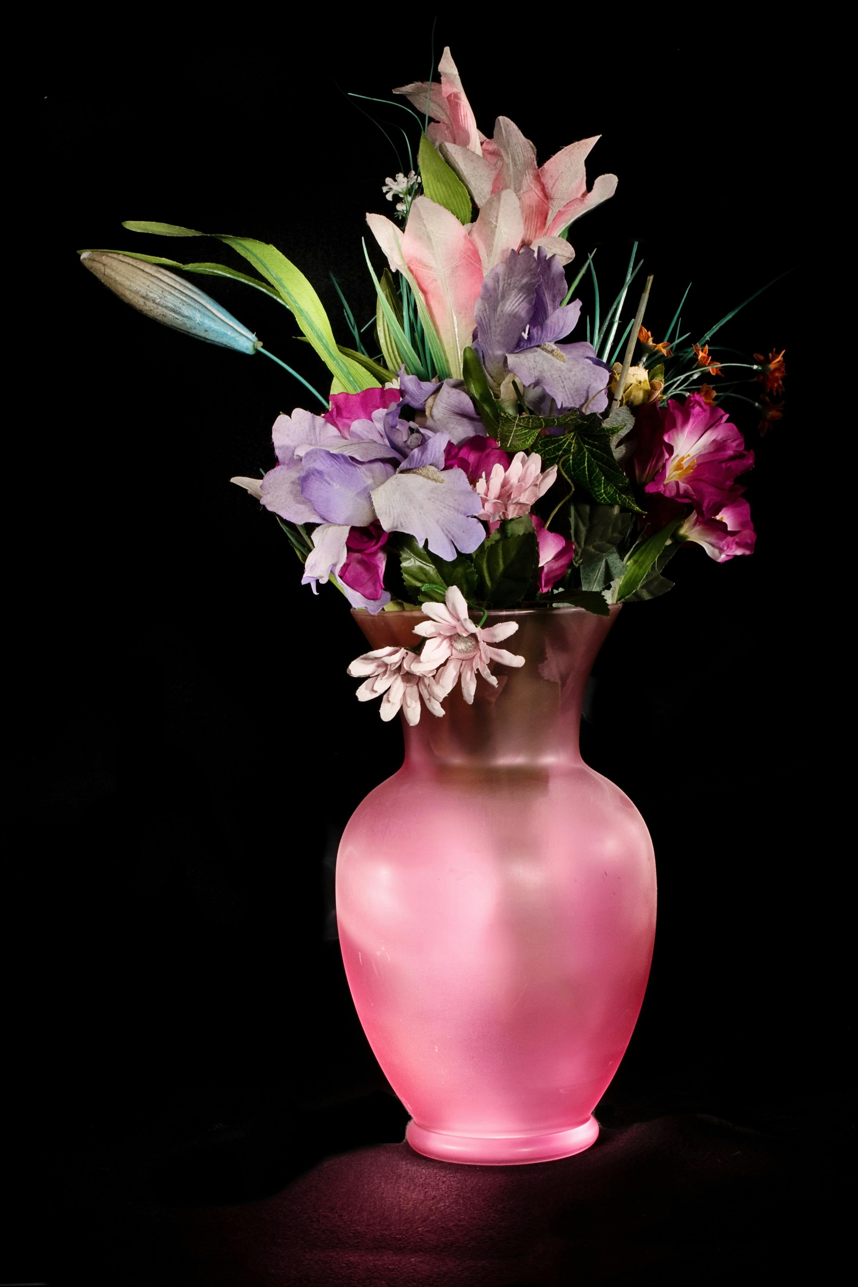 Flower vase arrangement on table decoration